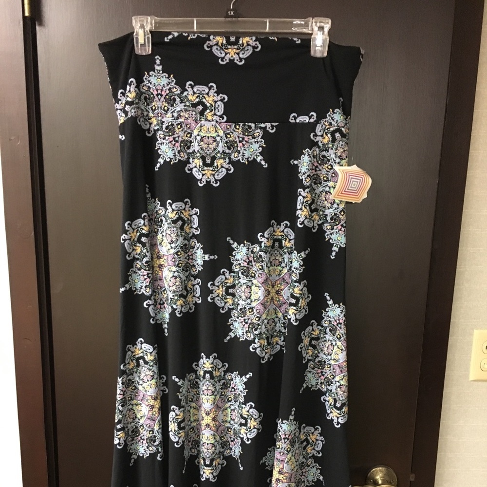 LuLaRoe medallion maxi skirt